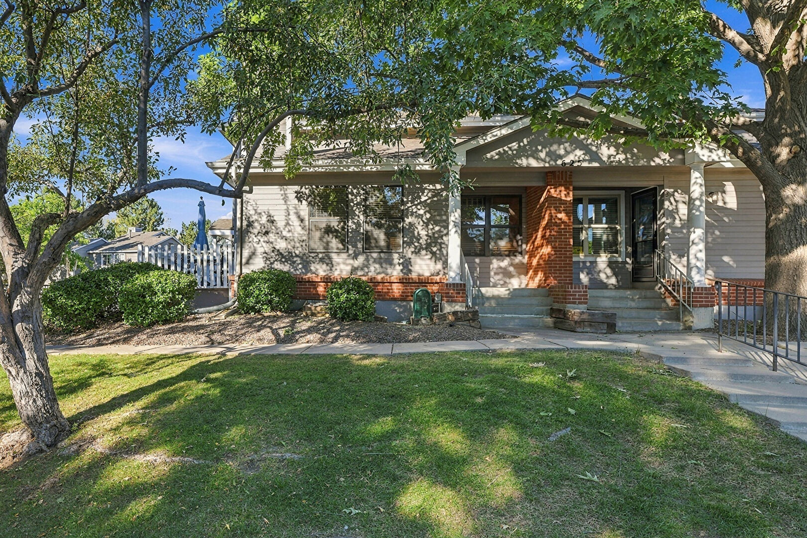 625 South Depew Street, Lakewood, CO 80226, listed by Sandy Mazarakis & Stefan Burris