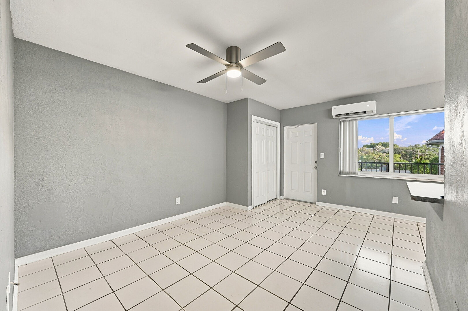 Living Room at 1300 SE 1 street, 34, Fort Lauderdale, FL 33301, listed by Matthew Ferrelli