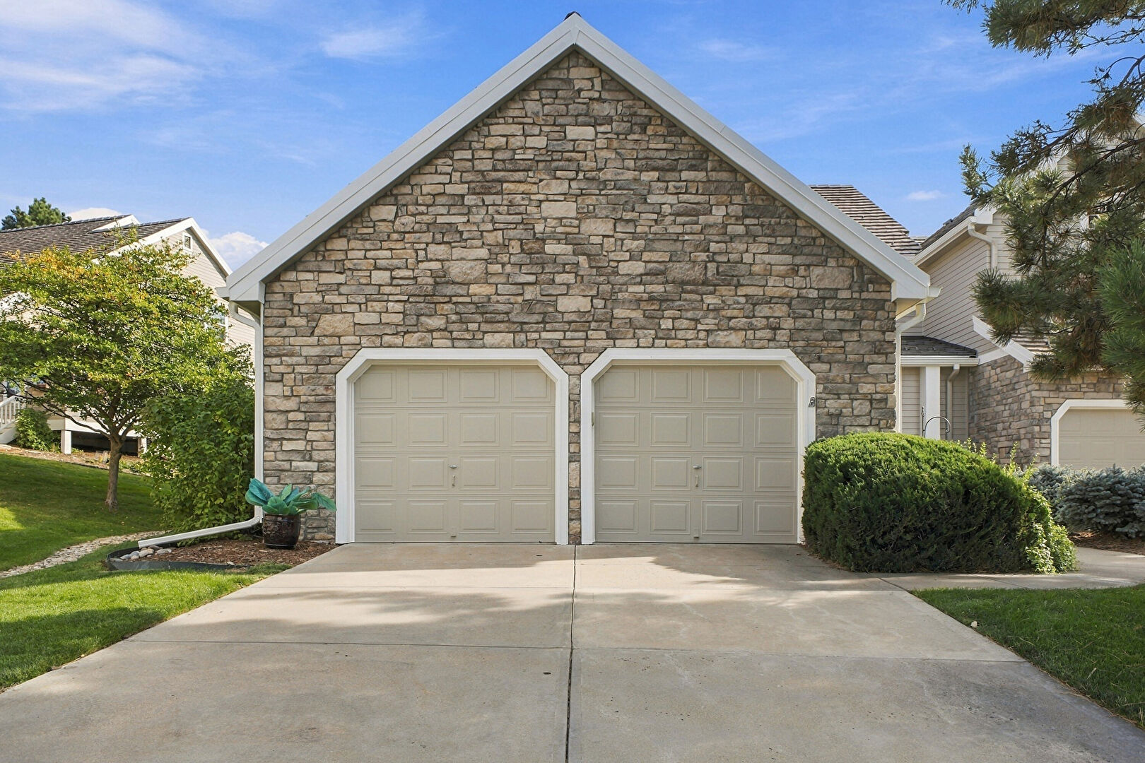 Front at 1864 West Cape Cod Way, Littleton, CO 80120, listed by John Hauschild