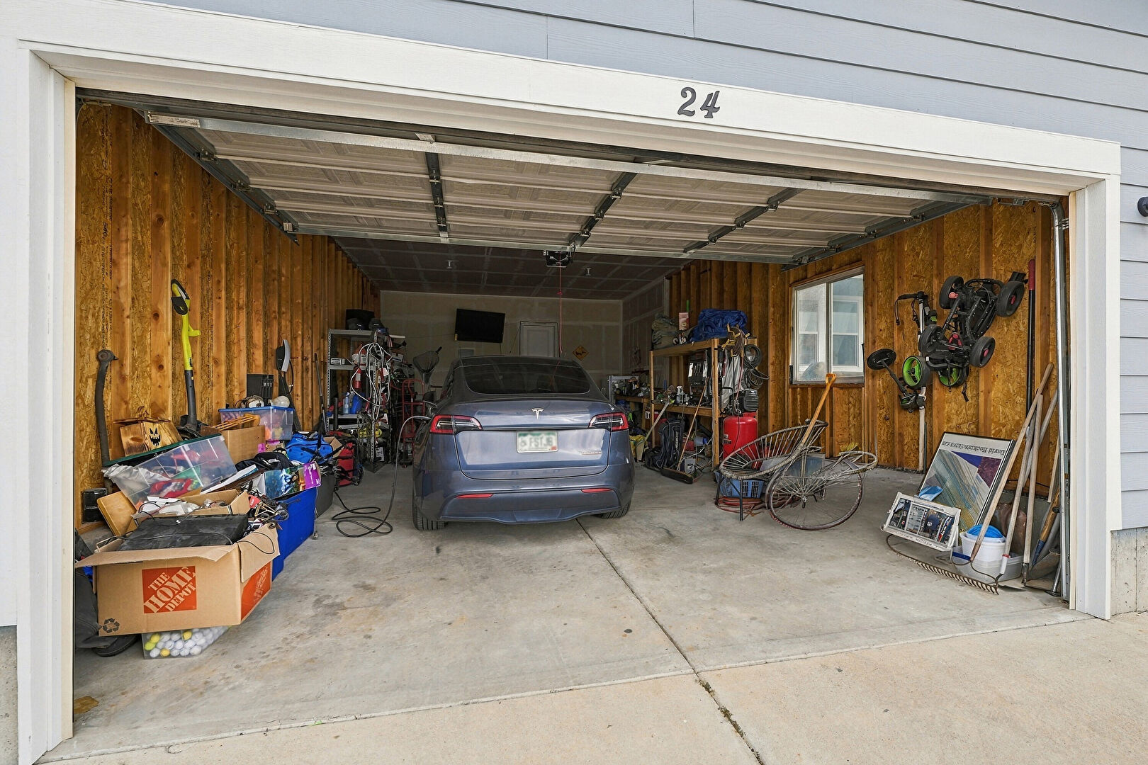 Garage at 24 South 4th Avenue, Deer Trail, CO 80105, listed by Eric Hart