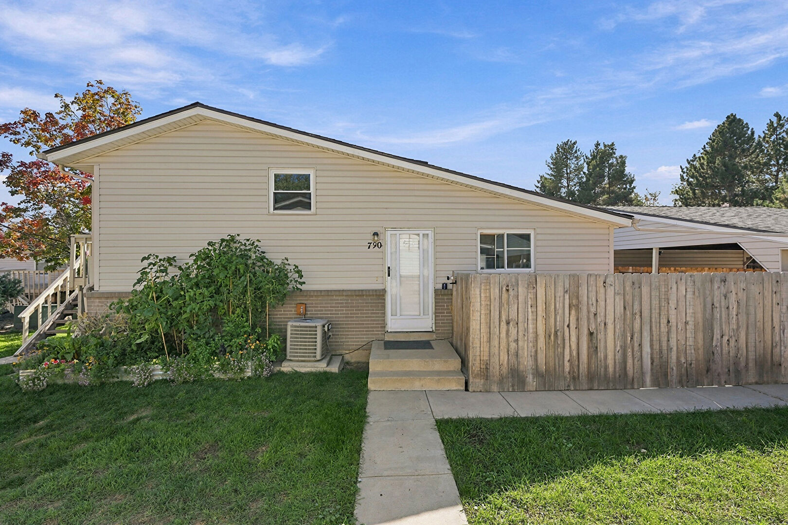 Front at 790 W Cleveland Cir, Lafayette, CO 80026, listed by James Button