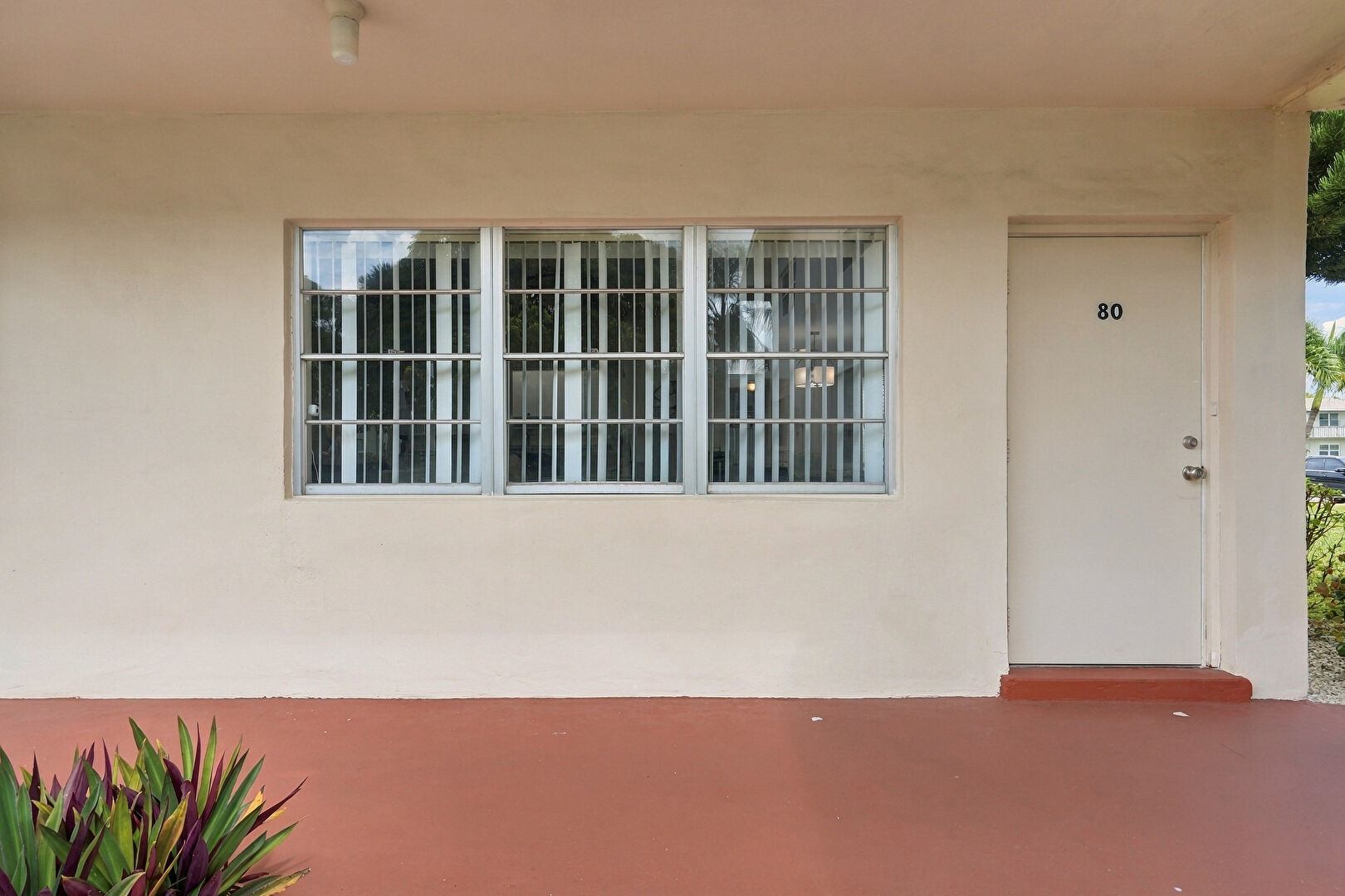 Exterior Entry at 80 Norwich D, West Palm Beach, FL 33417, listed by Larry Mastropieri
