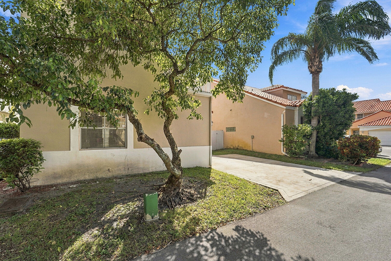 Front at 3780 Piedmont Street, Hollywood, FL 33021, listed by Maria Galluzzi, MLS ID: A12062006