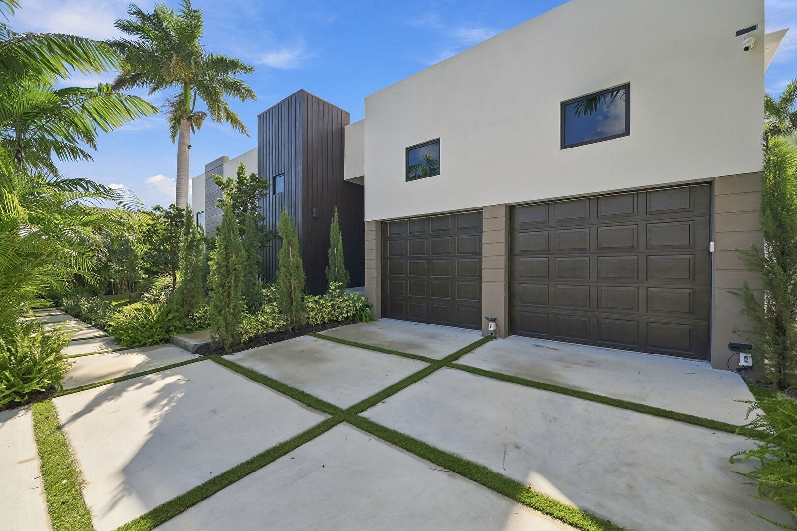 Front at 1629 Northeast 1st Avenue, Fort Lauderdale, FL 33305, listed by Kenny Silverman