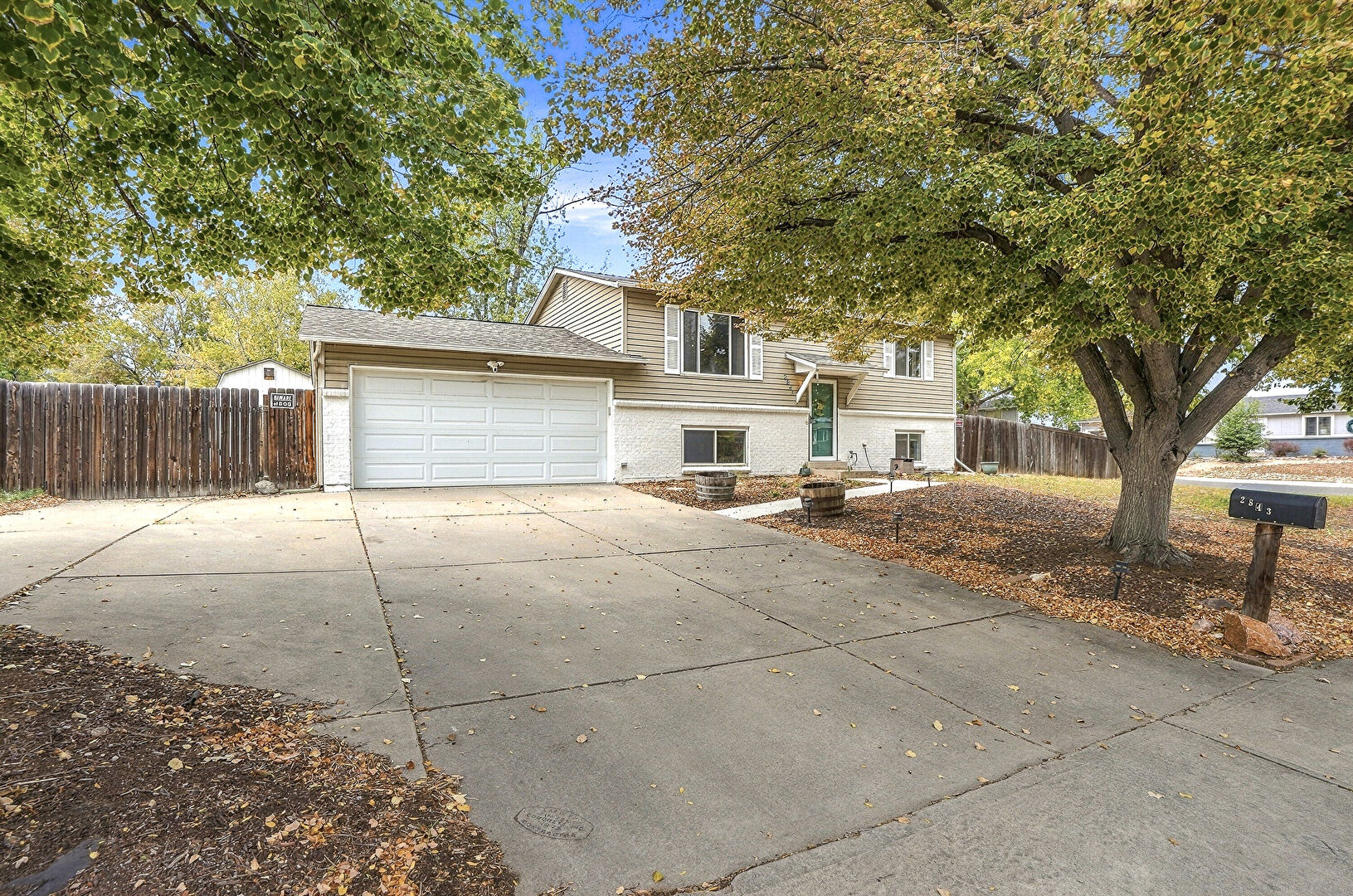 Front at 2843 South Ouray Way, Aurora, CO 80013, listed by Jorge Armstrong