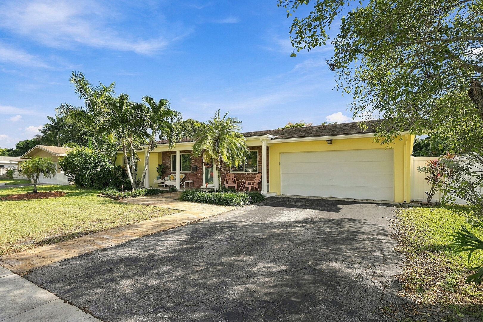Front at 7360 Northwest 14th Street, Plantation, FL 33313, listed by Kevin O'Neil