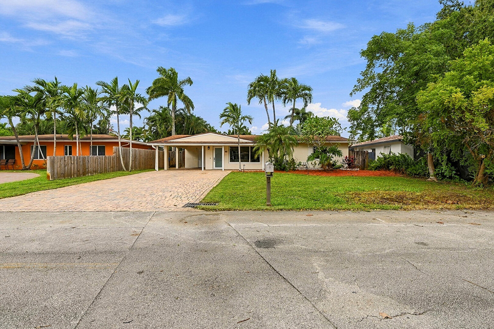 Front at 617 Northwest 28th Court, Wilton Manors, FL 33311, listed by Michael Haines