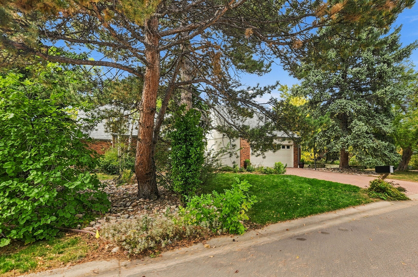 Front at 5483 South Chester Court, Greenwood Village, CO 80111, listed by Donna Hansen