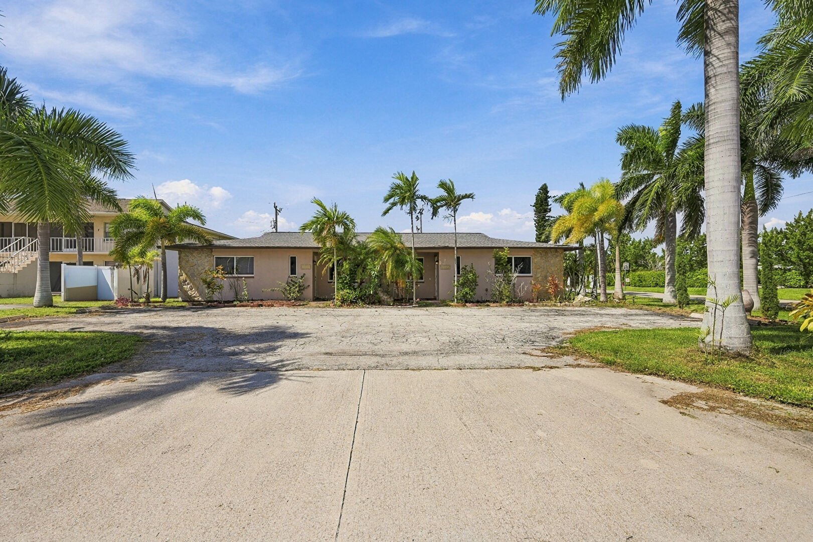 Front at 5204 Coronado Parkway, Cape Coral, FL 33904, listed by Gordon Kelly