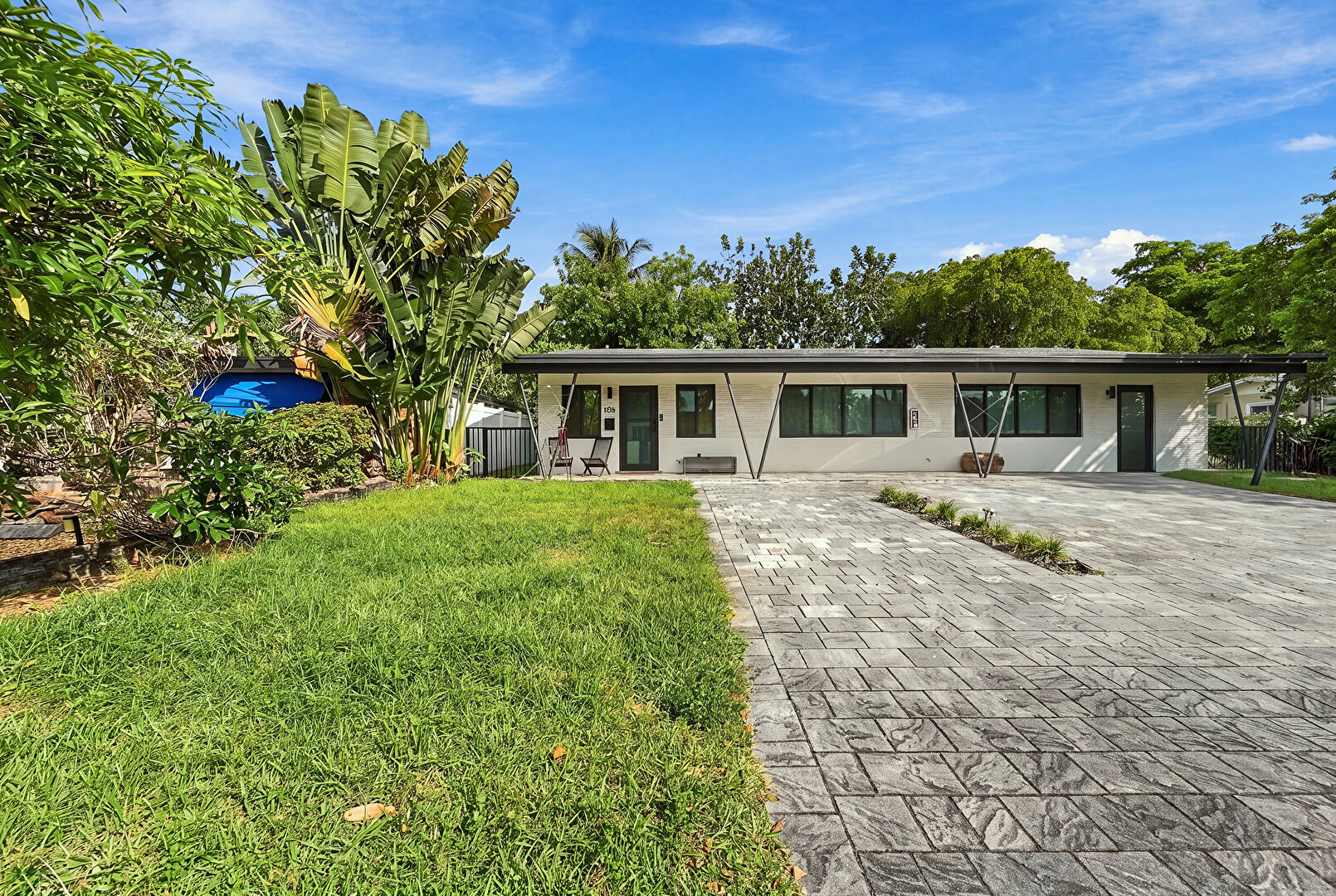 Front at 505 nw 25 street, Wilton Manors, FL 33311, listed by Matthew Ferrelli