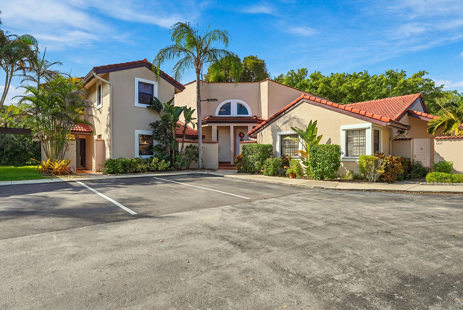 Parking at 9313 West Sunrise Boulevard, Plantation, FL 33322, listed by Einat Steinberg