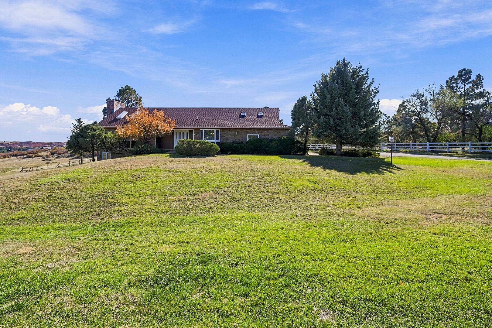 Front yard at 9980 Heather Drive, Castle Rock, CO 80108, listed by Jane Pearson